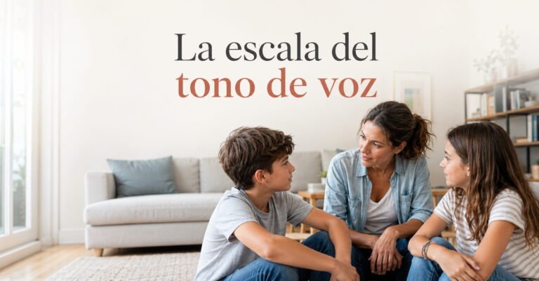Madre hablando con calma con sus dos hijos tras una pequeña discusión en el salón